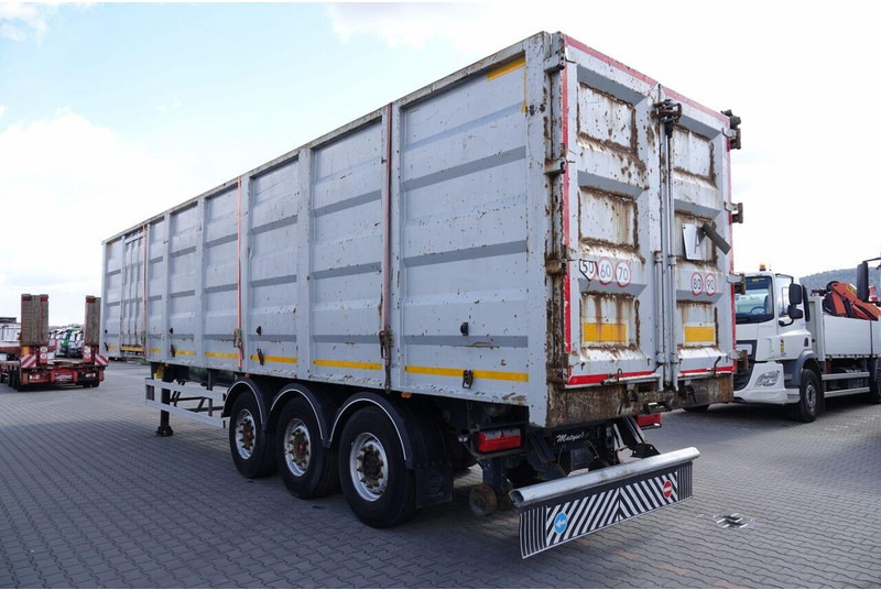 Bodex WYWROTKA 65 M3 / STALOWA / DO ZŁOMU / OŚ PODNOSZONA / DRZWI BOCZ - Tipper semi-trailer: picture 4 Bodex WYWROTKA 65 M3 / STALOWA / DO ZŁOMU / OŚ PODNOSZONA / DRZWI BOCZ - Tipper semi-trailer: picture 4