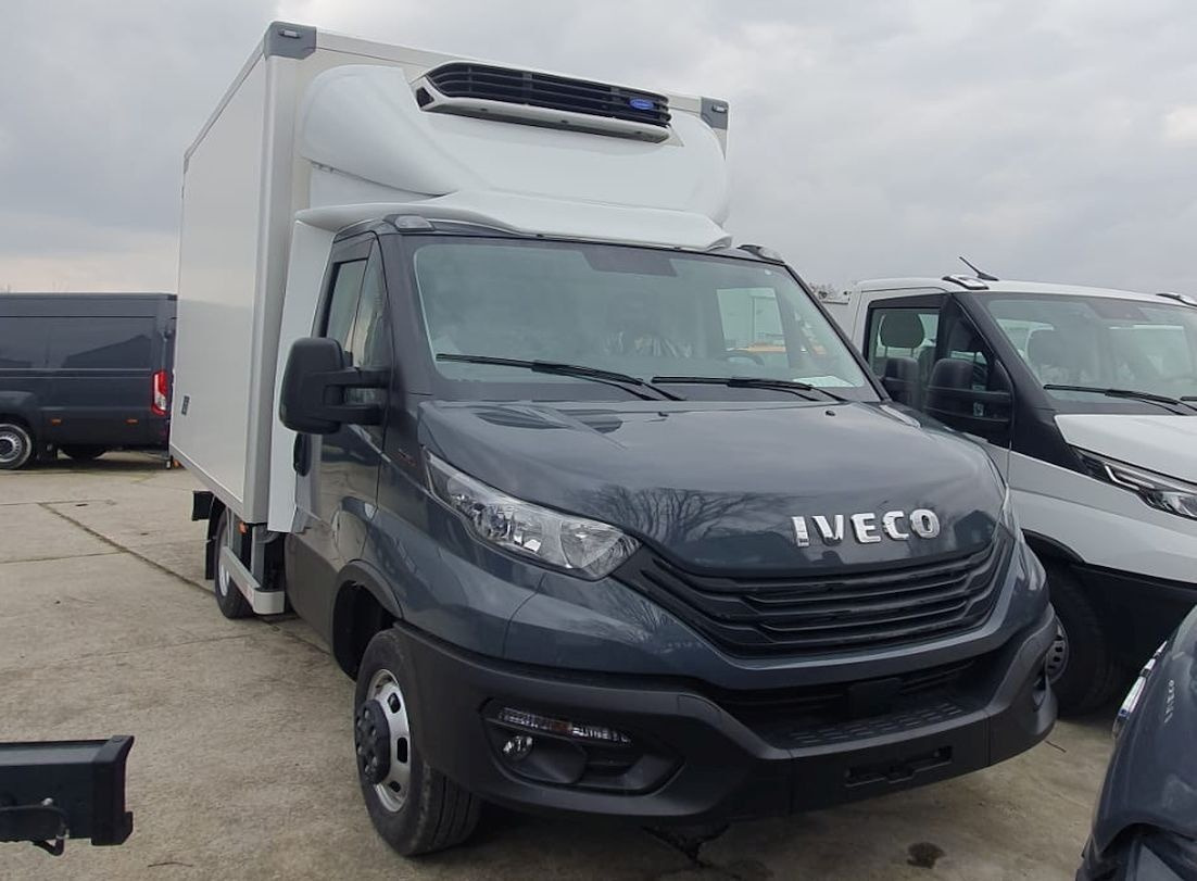 New Refrigerated van IVECO Daily 35C16 Fridge + meat track: picture 1