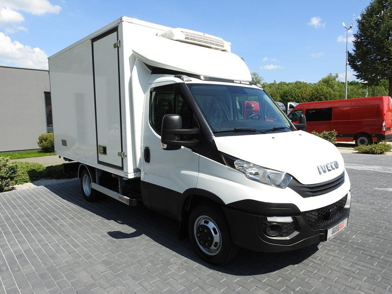 Iveco DAILY 50C15 CHŁODNIA KONTENER -5*C ZASILANIE 230V KLIMATYZACJA B - Refrigerator truck: picture 4 Iveco DAILY 50C15 CHŁODNIA KONTENER -5*C ZASILANIE 230V KLIMATYZACJA B - Refrigerator truck: picture 4
