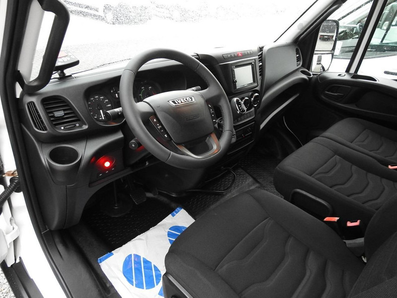 Iveco DAILY 70C17 CHŁODNIA 0*C WINDA 9 PALET ZASILANIE 230V TEMPOMAT K - Refrigerated van: picture 2 Iveco DAILY 70C17 CHŁODNIA 0*C WINDA 9 PALET ZASILANIE 230V TEMPOMAT K - Refrigerated van: picture 2