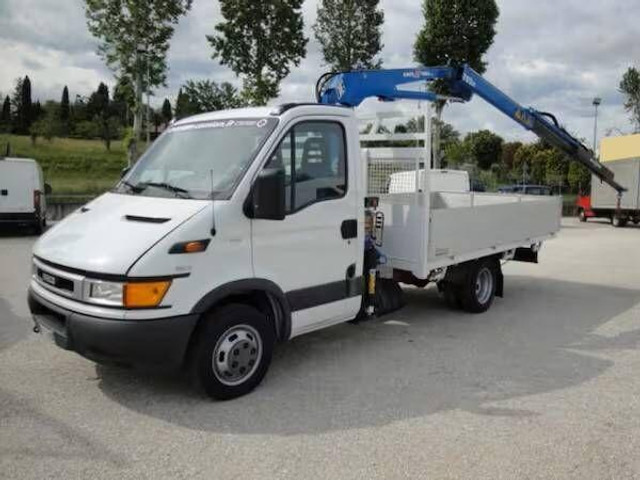 Iveco Daily 35C11 - flatbed+crane - Dropside/ Flatbed truck, Crane truck: picture 1 Iveco Daily 35C11 - flatbed+crane - Dropside/ Flatbed truck, Crane truck: picture 1