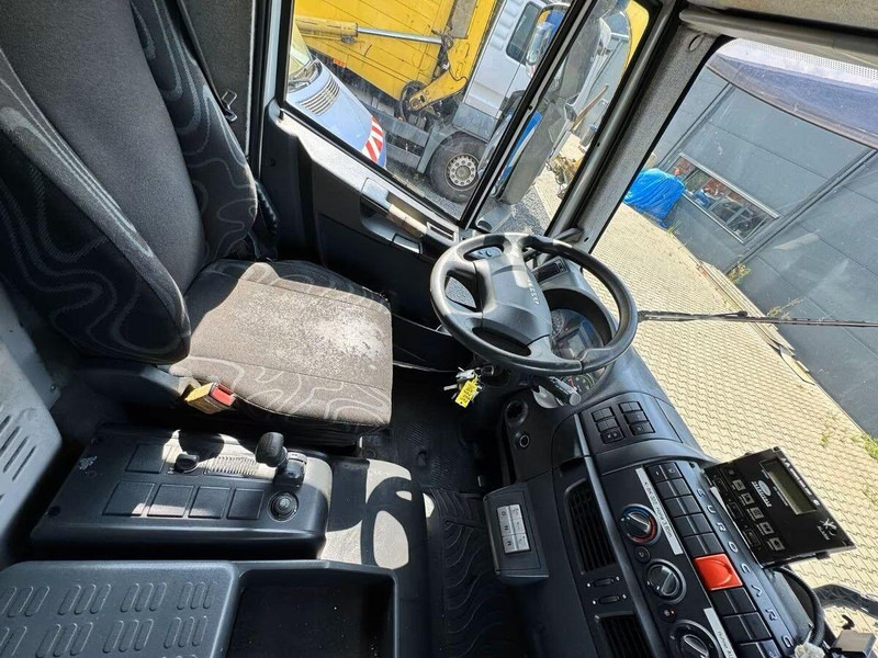 Refrigerator truck Iveco Eurocargo 160E28 - Fridge truck: picture 14 Refrigerator truck Iveco Eurocargo 160E28 - Fridge truck: picture 14