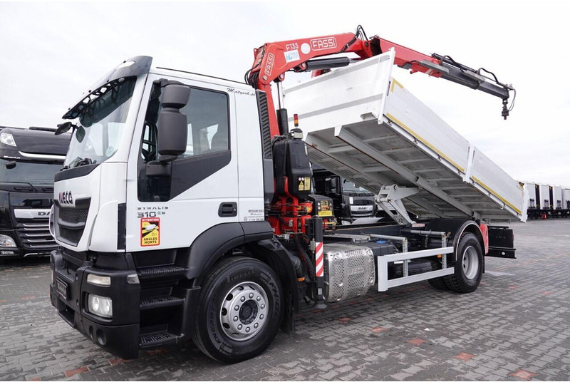 Iveco STRALIS / 310 / 4x2 /WYWROTKA - 5,3 M / HDS FASSI 135 - 8 M / E - Tipper: picture 2 Iveco STRALIS / 310 / 4x2 /WYWROTKA - 5,3 M / HDS FASSI 135 - 8 M / E - Tipper: picture 2