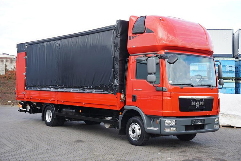MAN TGL / 12.220 / E 5 / BURTOFIRANKA + WINDA / ŁAD. 5 855 KG / 17 P - Curtainsider truck: picture 2 MAN TGL / 12.220 / E 5 / BURTOFIRANKA + WINDA / ŁAD. 5 855 KG / 17 P - Curtainsider truck: picture 2