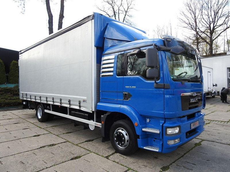 MAN TGM 15.290 PLANDEKA WINDA 18 PALET KLIMATYZACJA TEMPOMAT PNEUMAT - Curtainsider truck: picture 4 MAN TGM 15.290 PLANDEKA WINDA 18 PALET KLIMATYZACJA TEMPOMAT PNEUMAT - Curtainsider truck: picture 4