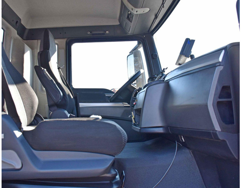 Hook lift truck, Crane truck MAN TGS 26.360: picture 10 Hook lift truck, Crane truck MAN TGS 26.360: picture 10