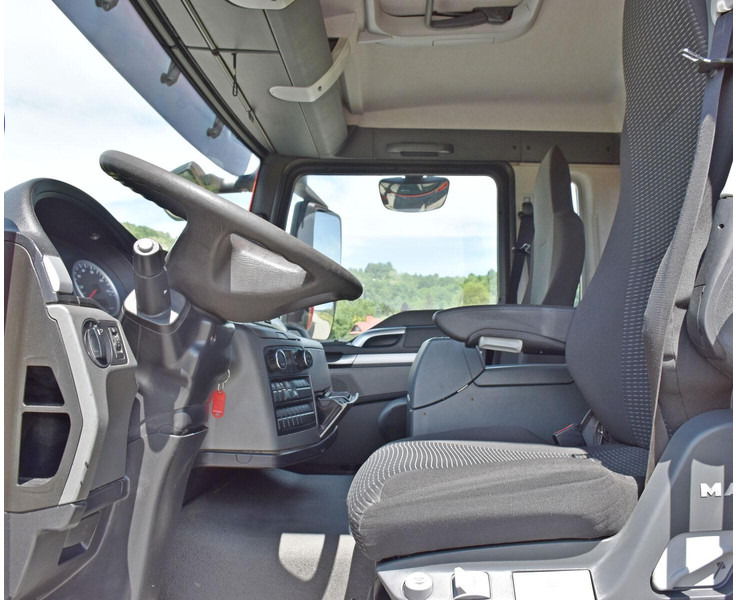 Dropside/ Flatbed truck, Crane truck MAN TGS 35.440: picture 9 Dropside/ Flatbed truck, Crane truck MAN TGS 35.440: picture 9