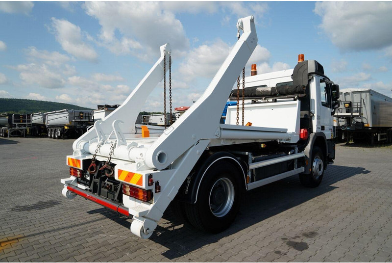Mercedes-Benz ACTROS 1836 / 4X2 / BRAMOWIEC / PALFINGER M12T / EURO 6 / SPROW - Skip loader truck: picture 4 Mercedes-Benz ACTROS 1836 / 4X2 / BRAMOWIEC / PALFINGER M12T / EURO 6 / SPROW - Skip loader truck: picture 4