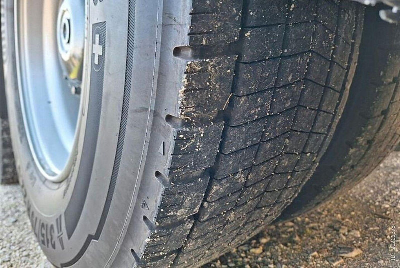 Dropside/ Flatbed truck, Crane truck Mercedes-Benz ACTROS 2641 6x2 Crane PALFINGER PK 36002: picture 8