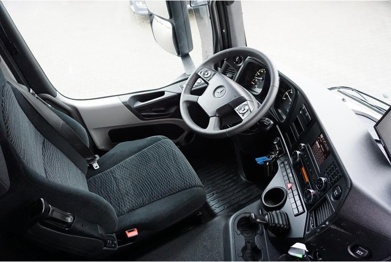 Refrigerator truck Mercedes-Benz ANTOS / 1830 / EURO 6 / CHŁODNIA + WINDA / 18 PALET: picture 13