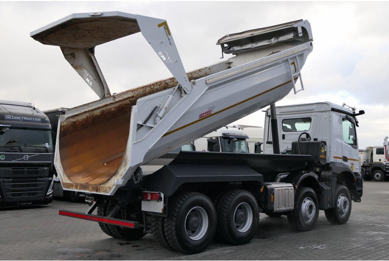 Mercedes-Benz AROCS 3246 / 8x4 / WYWROTKA / TYLNOZSYP / EURO 6 / OPONY 100 % - Tipper: picture 5 Mercedes-Benz AROCS 3246 / 8x4 / WYWROTKA / TYLNOZSYP / EURO 6 / OPONY 100 % - Tipper: picture 5