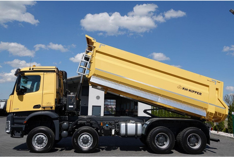 Mercedes-Benz AROCS 4145 / 8x8 / WYWROTKA TYLNOZSYPOWA / KH KIPPER  / EURO 6 - Tipper: picture 3 Mercedes-Benz AROCS 4145 / 8x8 / WYWROTKA TYLNOZSYPOWA / KH KIPPER  / EURO 6 - Tipper: picture 3