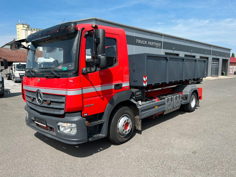Mercedes-Benz ATEGO 1524, ABROLLKIPPER HIAB 1570MM - Dropside/ Flatbed truck, Crane truck: picture 1 Mercedes-Benz ATEGO 1524, ABROLLKIPPER HIAB 1570MM - Dropside/ Flatbed truck, Crane truck: picture 1