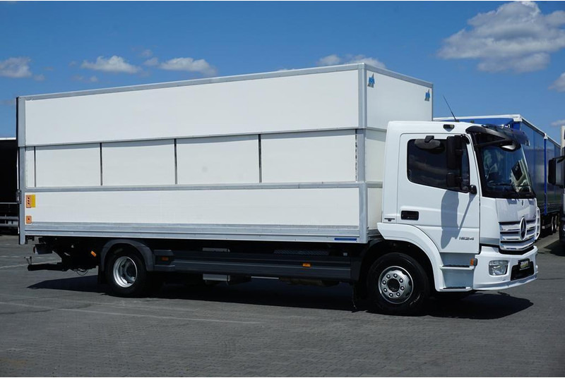 Mercedes-Benz ATEGO / 1524 / ACC / EURO 6 / IZOTERMA + WINDA / 16 PALET - Refrigerator truck: picture 4 Mercedes-Benz ATEGO / 1524 / ACC / EURO 6 / IZOTERMA + WINDA / 16 PALET - Refrigerator truck: picture 4