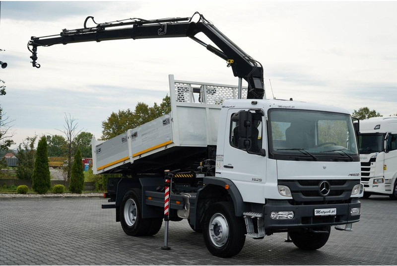 Mercedes-Benz ATEGO 1629 / 4x4 / WYWROTKA + HDS HIAB 111 B-3 / PILOT / ROTAT - Tipper, Crane truck: picture 1 Mercedes-Benz ATEGO 1629 / 4x4 / WYWROTKA + HDS HIAB 111 B-3 / PILOT / ROTAT - Tipper, Crane truck: picture 1