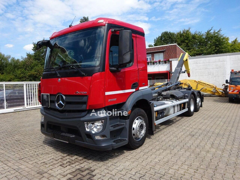 Mercedes-Benz Antos 2532 - Hook lift truck - Hook lift truck: picture 3 Mercedes-Benz Antos 2532 - Hook lift truck - Hook lift truck: picture 3