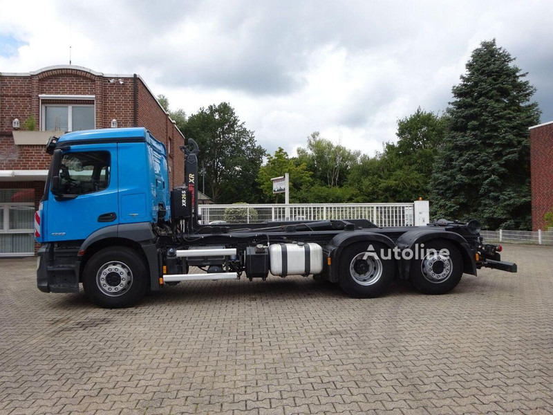 Mercedes-Benz Antos 2533 - Hook lift truck 6x2 - Hook lift truck: picture 3 Mercedes-Benz Antos 2533 - Hook lift truck 6x2 - Hook lift truck: picture 3