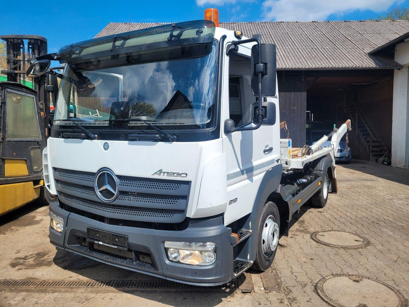 Mercedes-Benz Atego 818 Skip loader - Skip loader truck: picture 1 Mercedes-Benz Atego 818 Skip loader - Skip loader truck: picture 1