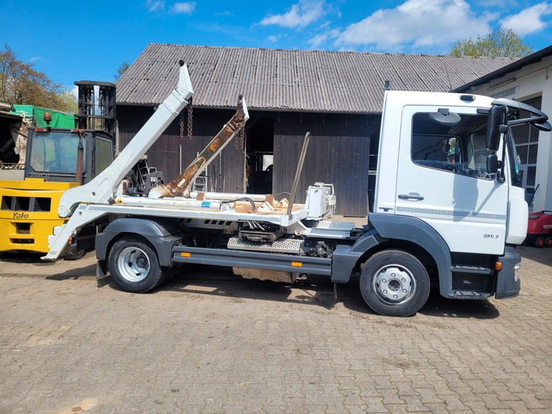 Mercedes-Benz Atego 818 Skip loader - Skip loader truck: picture 4 Mercedes-Benz Atego 818 Skip loader - Skip loader truck: picture 4