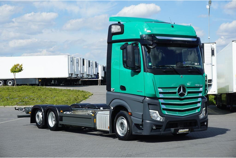 Mercedes-Benz - Cab chassis truck: picture 1 Mercedes-Benz - Cab chassis truck: picture 1