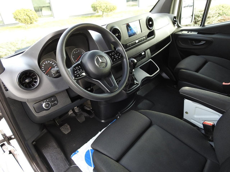 Mercedes-Benz SPRINTER 314 FURGON BRYGADÓWKA  6 MIEJSC TEMPOMAT KLIMATYZACJA - Minibus, Passenger van: picture 2 Mercedes-Benz SPRINTER 314 FURGON BRYGADÓWKA  6 MIEJSC TEMPOMAT KLIMATYZACJA - Minibus, Passenger van: picture 2