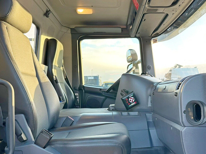 Cab chassis truck, Crane truck Mitsubishi P250: picture 8 Cab chassis truck, Crane truck Mitsubishi P250: picture 8