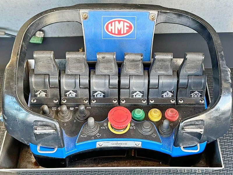 Cab chassis truck, Crane truck Mitsubishi P250: picture 10 Cab chassis truck, Crane truck Mitsubishi P250: picture 10