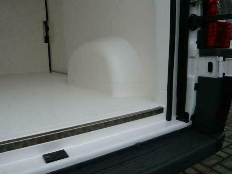 Peugeot Boxer BlueHDI 35 L2H2 Hűtős furgon Frigosoft 4500 - Refrigerated van: picture 2 Peugeot Boxer BlueHDI 35 L2H2 Hűtős furgon Frigosoft 4500 - Refrigerated van: picture 2