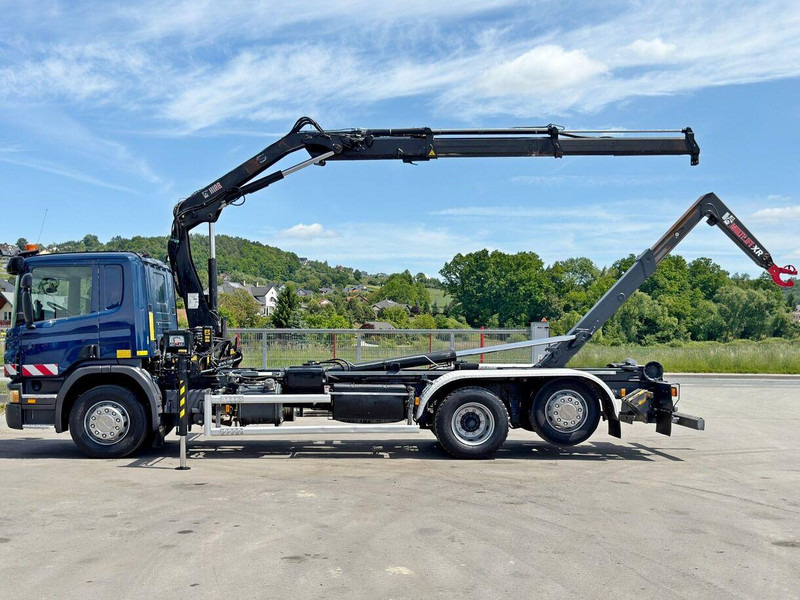Scania P 360 * ABROLLKIPPER * HIAB 111 BS -2 HIDUO/FUNK - Hook lift truck, Crane truck: picture 5 Scania P 360 * ABROLLKIPPER * HIAB 111 BS -2 HIDUO/FUNK - Hook lift truck, Crane truck: picture 5