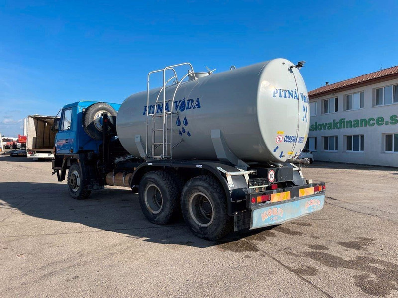 Tatra 815 6x6 Vízszállító Tartálykocsi - Tank truck: picture 4 Tatra 815 6x6 Vízszállító Tartálykocsi - Tank truck: picture 4