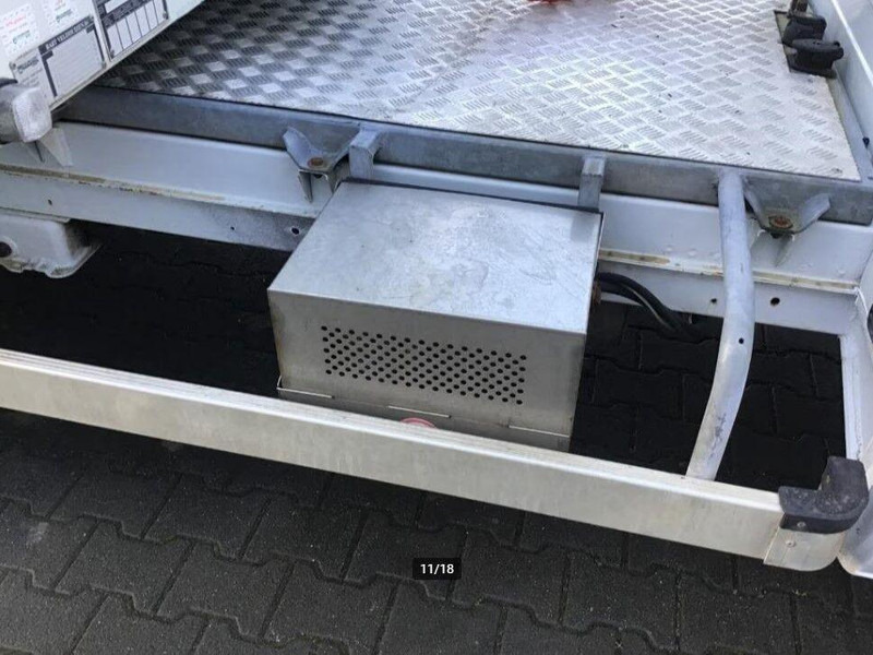 Mercedes-Benz 413 CDI BE Mini Trekker + Workshop Trailer - Tractor unit: picture 5 Mercedes-Benz 413 CDI BE Mini Trekker + Workshop Trailer - Tractor unit: picture 5