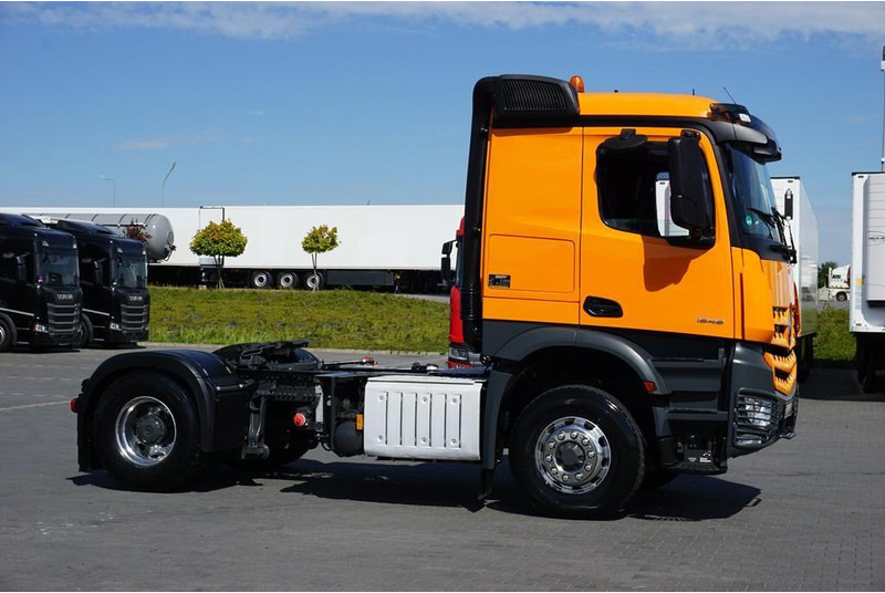 Mercedes-Benz AROCS / 1848 / E 6 / ACC / 4 X 4 / HAD / HYDRAULIKA / RETARDER - Tractor unit: picture 4 Mercedes-Benz AROCS / 1848 / E 6 / ACC / 4 X 4 / HAD / HYDRAULIKA / RETARDER - Tractor unit: picture 4