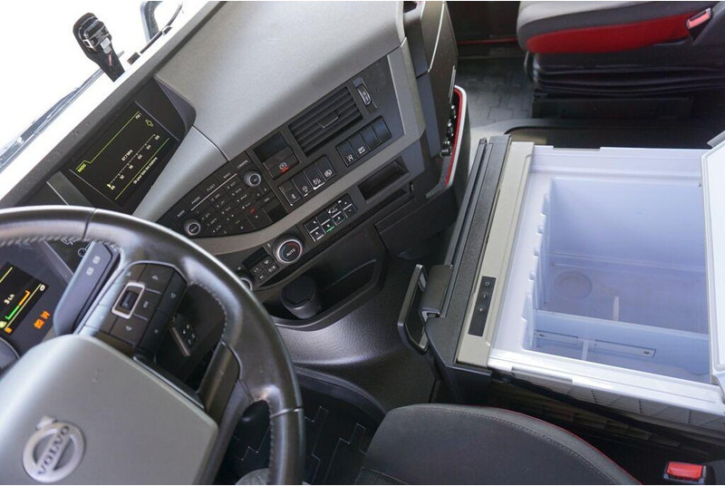 Tractor unit Volvo FH / 500 / EURO 6 / ACC / I -COOL / GLOBETROTTER: picture 9 Tractor unit Volvo FH / 500 / EURO 6 / ACC / I -COOL / GLOBETROTTER: picture 9