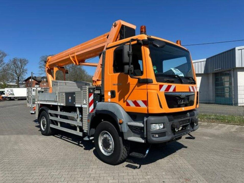 MAN TGM 15.250 4x4 Lifting basket - Ruthmann T300.1 30 m - Truck, Crane truck: picture 2 MAN TGM 15.250 4x4 Lifting basket - Ruthmann T300.1 30 m - Truck, Crane truck: picture 2