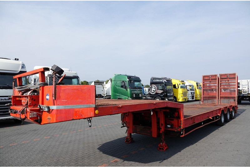 Verem NACZEPA LAWETA NISKOPODWOZIE / NAJAZDY HYDRAULICZNE / 3 OSIOWA / - Low loader semi-trailer: picture 4 Verem NACZEPA LAWETA NISKOPODWOZIE / NAJAZDY HYDRAULICZNE / 3 OSIOWA / - Low loader semi-trailer: picture 4