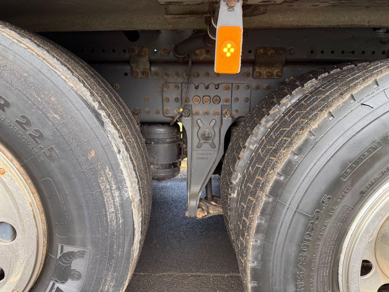 Skip loader truck Volvo FM 460 6x2 Meiller Hook lift: picture 10