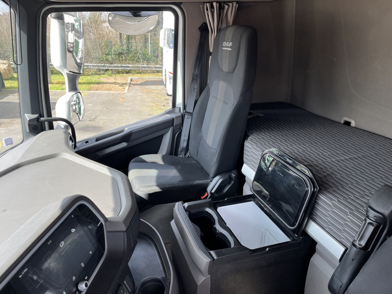 DAF XF480 - Tractor unit: picture 5 DAF XF480 - Tractor unit: picture 5