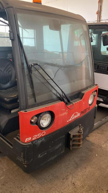 Linde Electric Tugs P250 - Baggage tractor: picture 1 Linde Electric Tugs P250 - Baggage tractor: picture 1