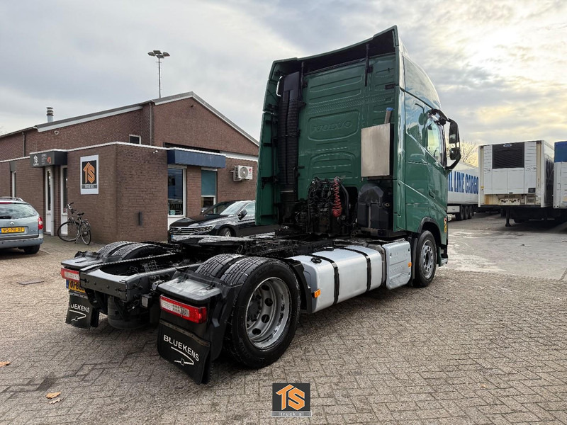 Volvo FH 460 - 2 TANKS - NL TOP TRUCK - HEBESATTEL - LIFTING FIFTH WHEEL - TUV 7/26 - Tractor unit: picture 5 Volvo FH 460 - 2 TANKS - NL TOP TRUCK - HEBESATTEL - LIFTING FIFTH WHEEL - TUV 7/26 - Tractor unit: picture 5