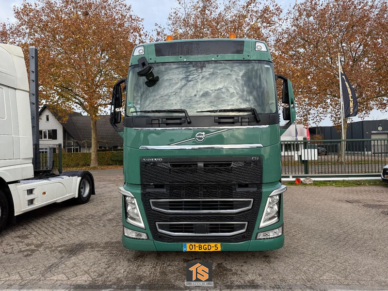 Volvo FH 460 - 2 TANKS - NL TOP TRUCK - HEBESATTEL - LIFTING FIFTH WHEEL - TUV 7/26 - Tractor unit: picture 2 Volvo FH 460 - 2 TANKS - NL TOP TRUCK - HEBESATTEL - LIFTING FIFTH WHEEL - TUV 7/26 - Tractor unit: picture 2