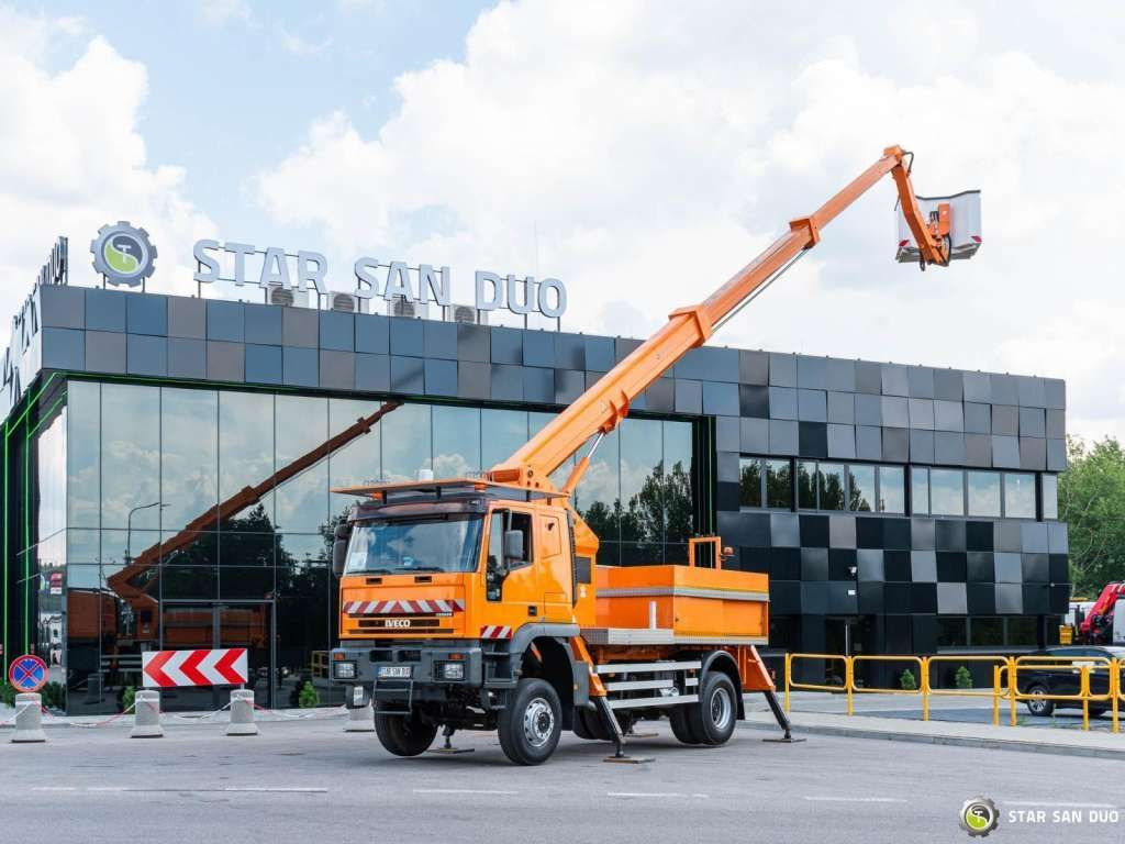 Iveco  CURSOR 240 4x4 RUTHMANN T225 22,5 Meters Lift - Truck mounted aerial platform: picture 1 Iveco  CURSOR 240 4x4 RUTHMANN T225 22,5 Meters Lift - Truck mounted aerial platform: picture 1
