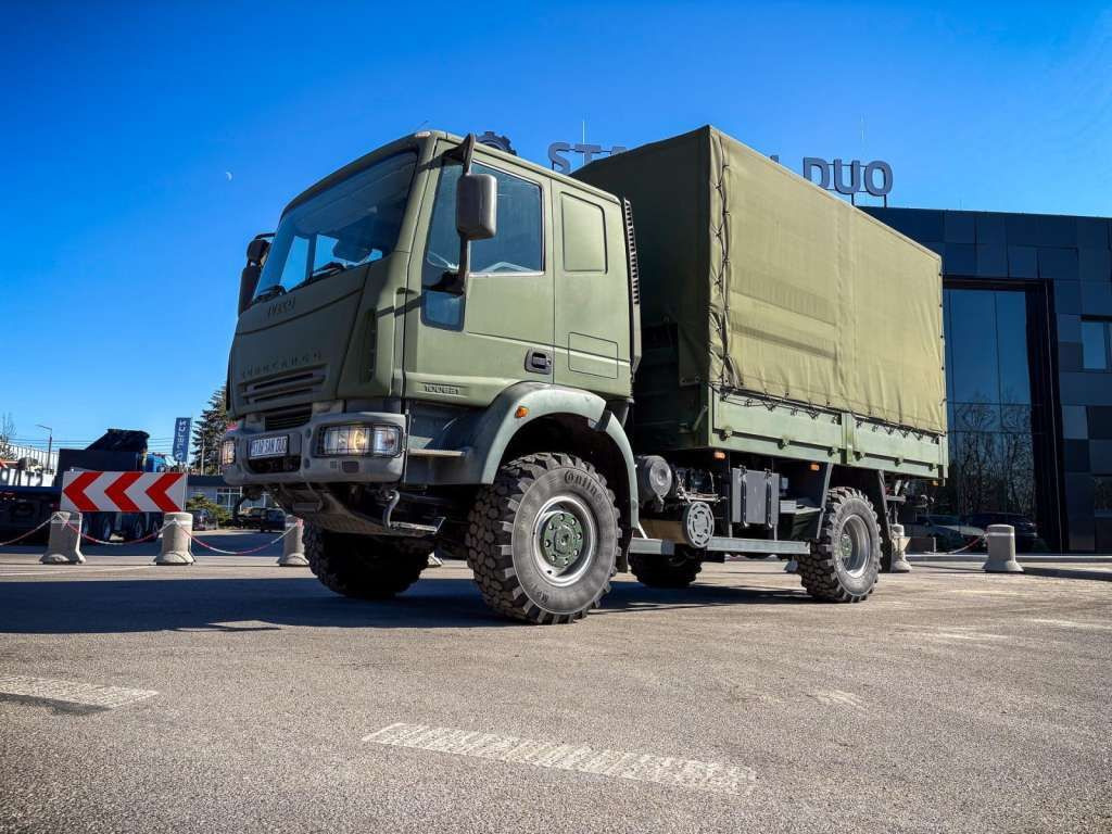 New Curtainsider truck Iveco  EUROCARGO 4x4 Offroad Camper Winde: picture 6 New Curtainsider truck Iveco  EUROCARGO 4x4 Offroad Camper Winde: picture 6