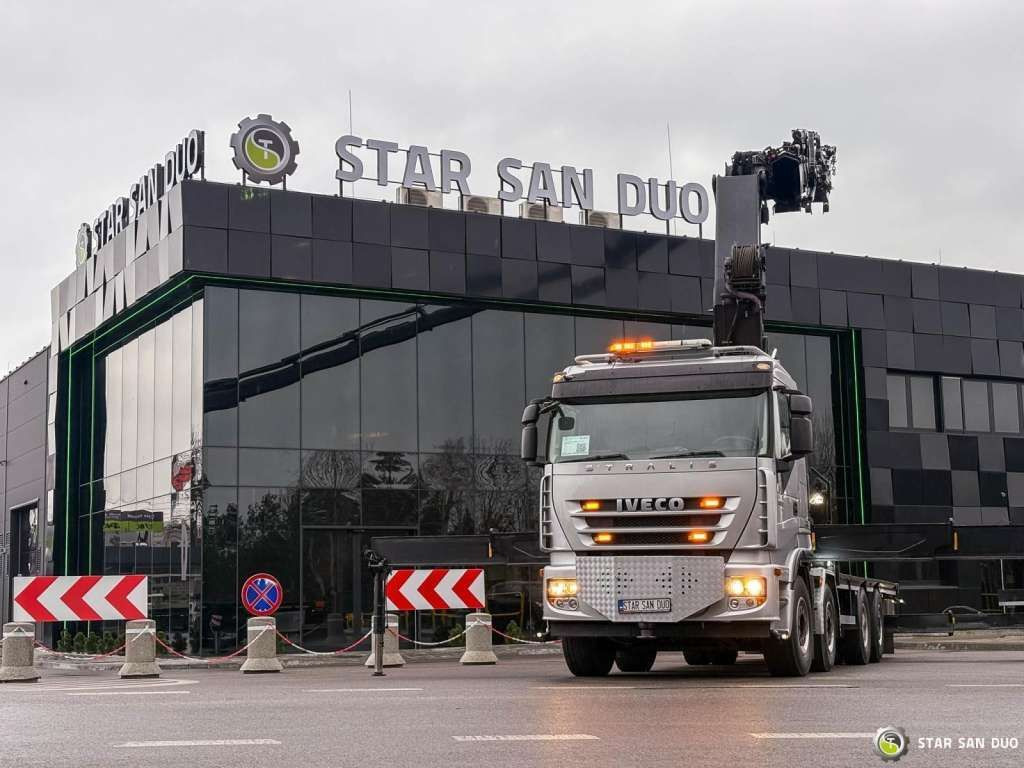 Iveco STRALIS AS320S50Y 8x2 HMF 8520-0K6 FLY JIB Winc - Crane truck: picture 4 Iveco STRALIS AS320S50Y 8x2 HMF 8520-0K6 FLY JIB Winc - Crane truck: picture 4