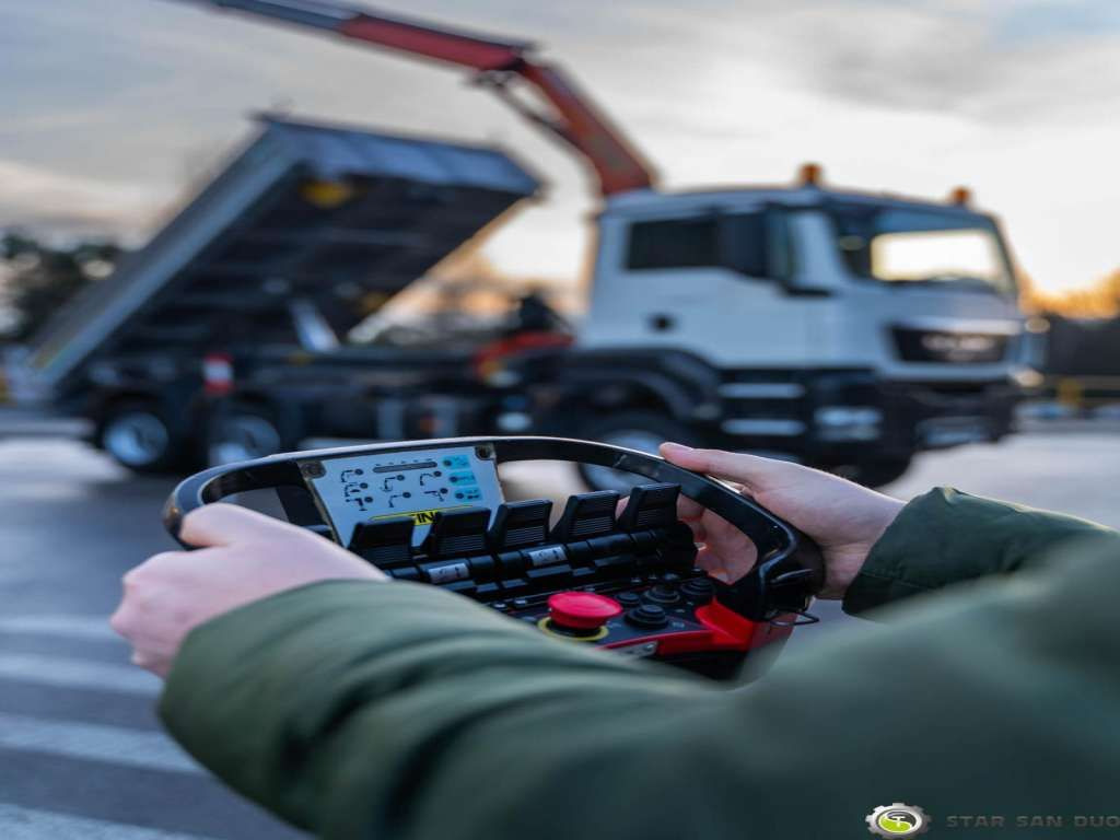 MAN TGS 26.360 6x6 PALFINGER PK 18001 EH Crane Kipe - Crane truck: picture 5 MAN TGS 26.360 6x6 PALFINGER PK 18001 EH Crane Kipe - Crane truck: picture 5