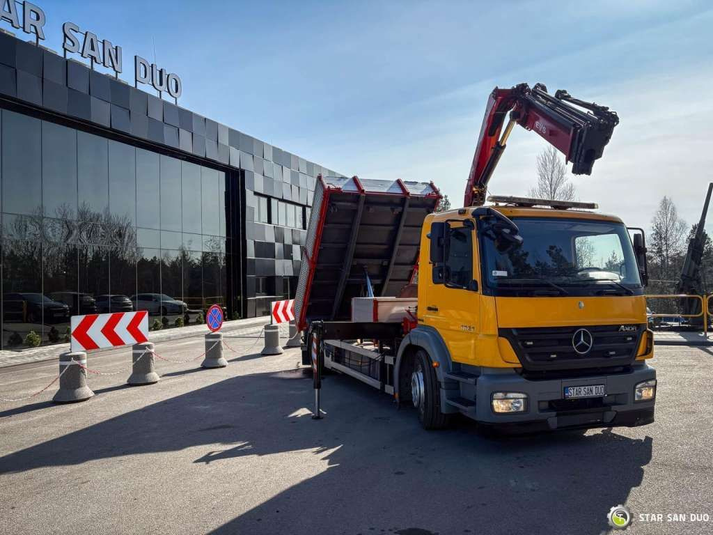 Mercedes-Benz AXOR 1824 4x2 HMF 975 HDS Crane Rotator Kipper Mercedes-Benz AXOR 1824 4x2 HMF 975 HDS Crane Rotator Kipper - Tipper: picture 2 Mercedes-Benz AXOR 1824 4x2 HMF 975 HDS Crane Rotator Kipper Mercedes-Benz AXOR 1824 4x2 HMF 975 HDS Crane Rotator Kipper - Tipper: picture 2