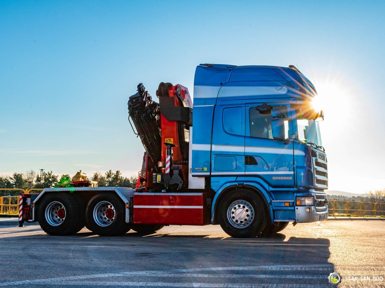 Crane truck : picture 9 Crane truck : picture 9