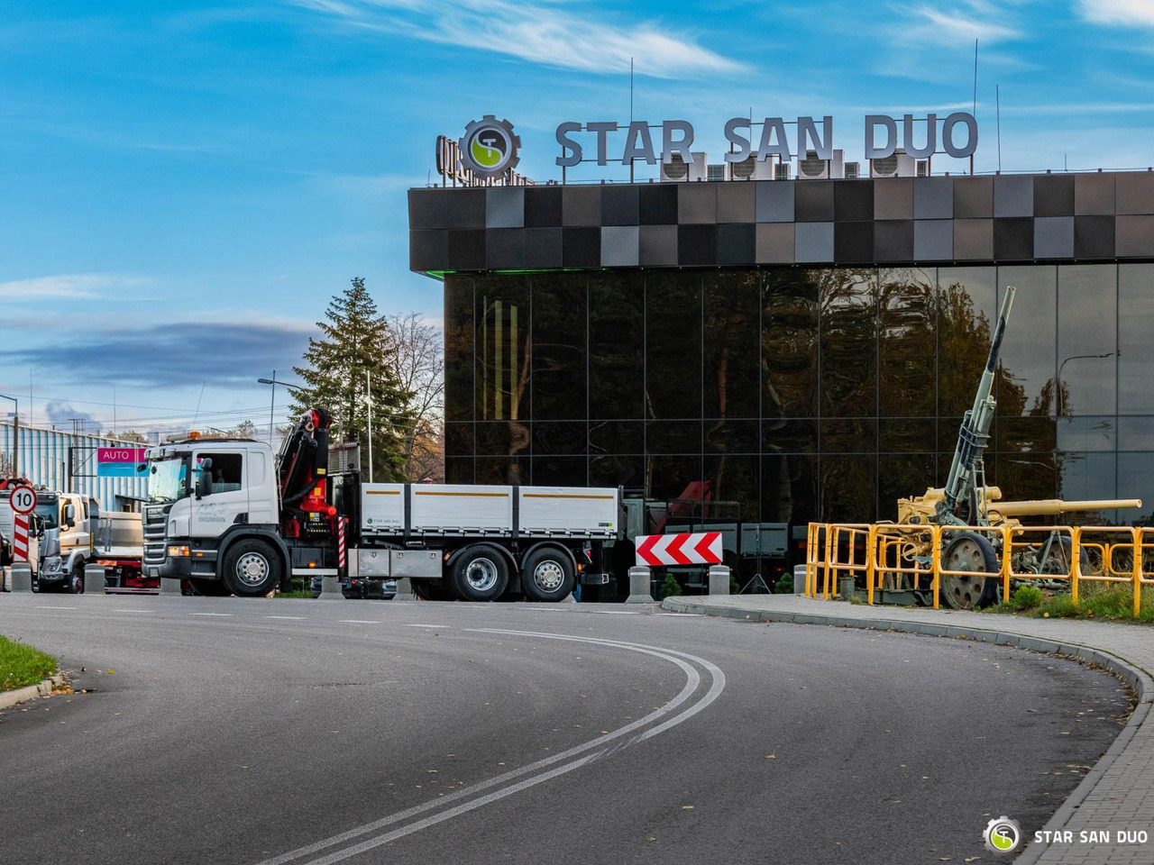 - Tipper: picture 2 - Tipper: picture 2