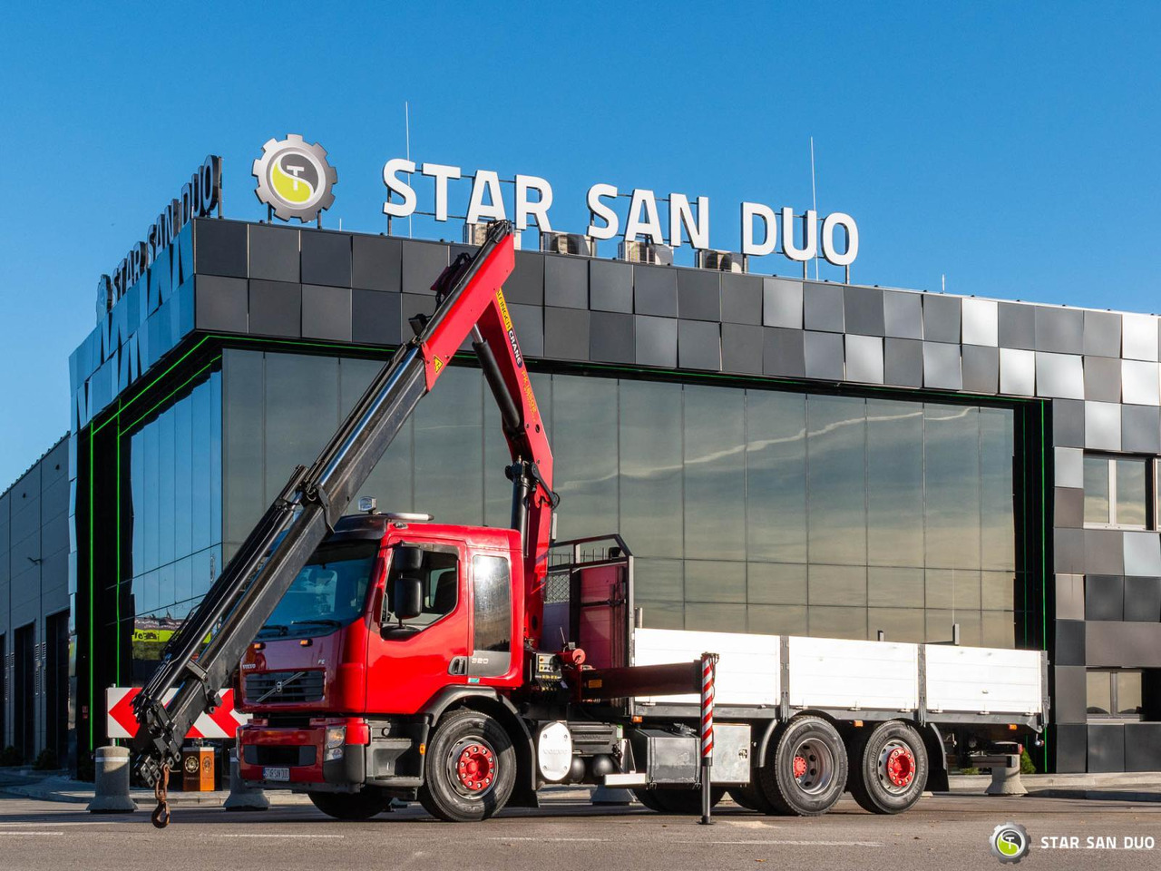 - Crane truck: picture 3 - Crane truck: picture 3