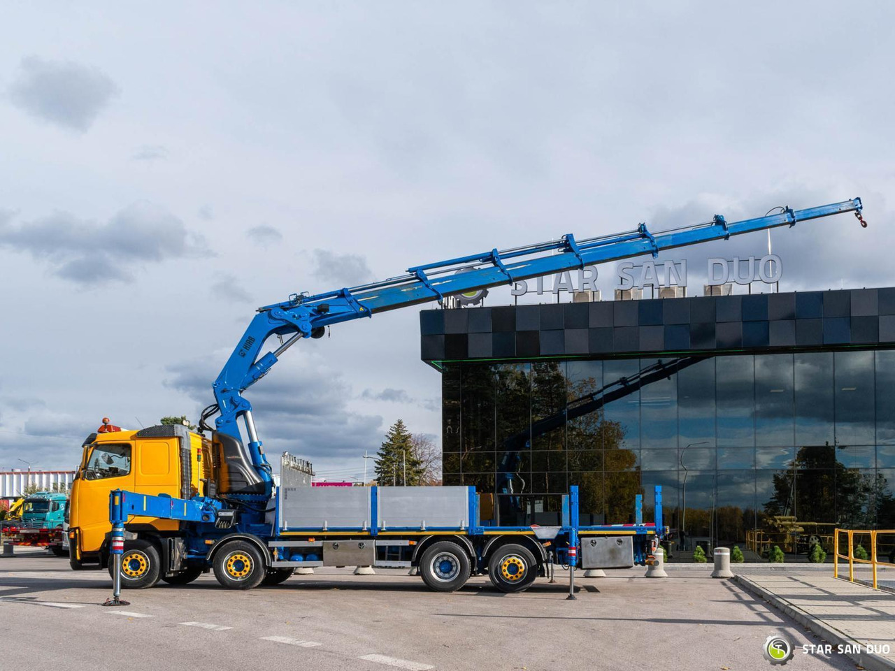 - Crane truck: picture 5 - Crane truck: picture 5