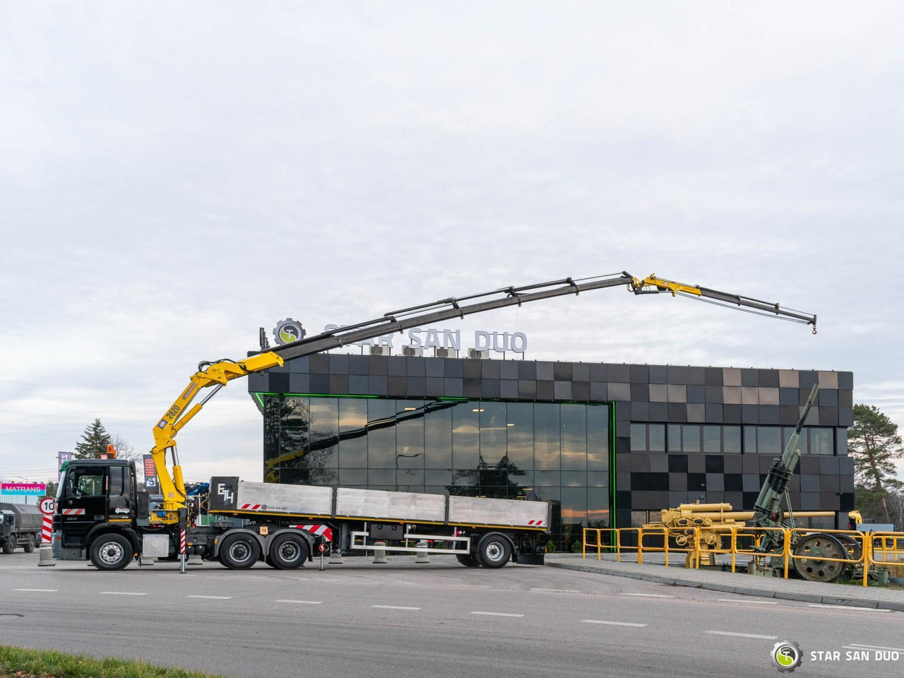 - Crane truck: picture 4 - Crane truck: picture 4